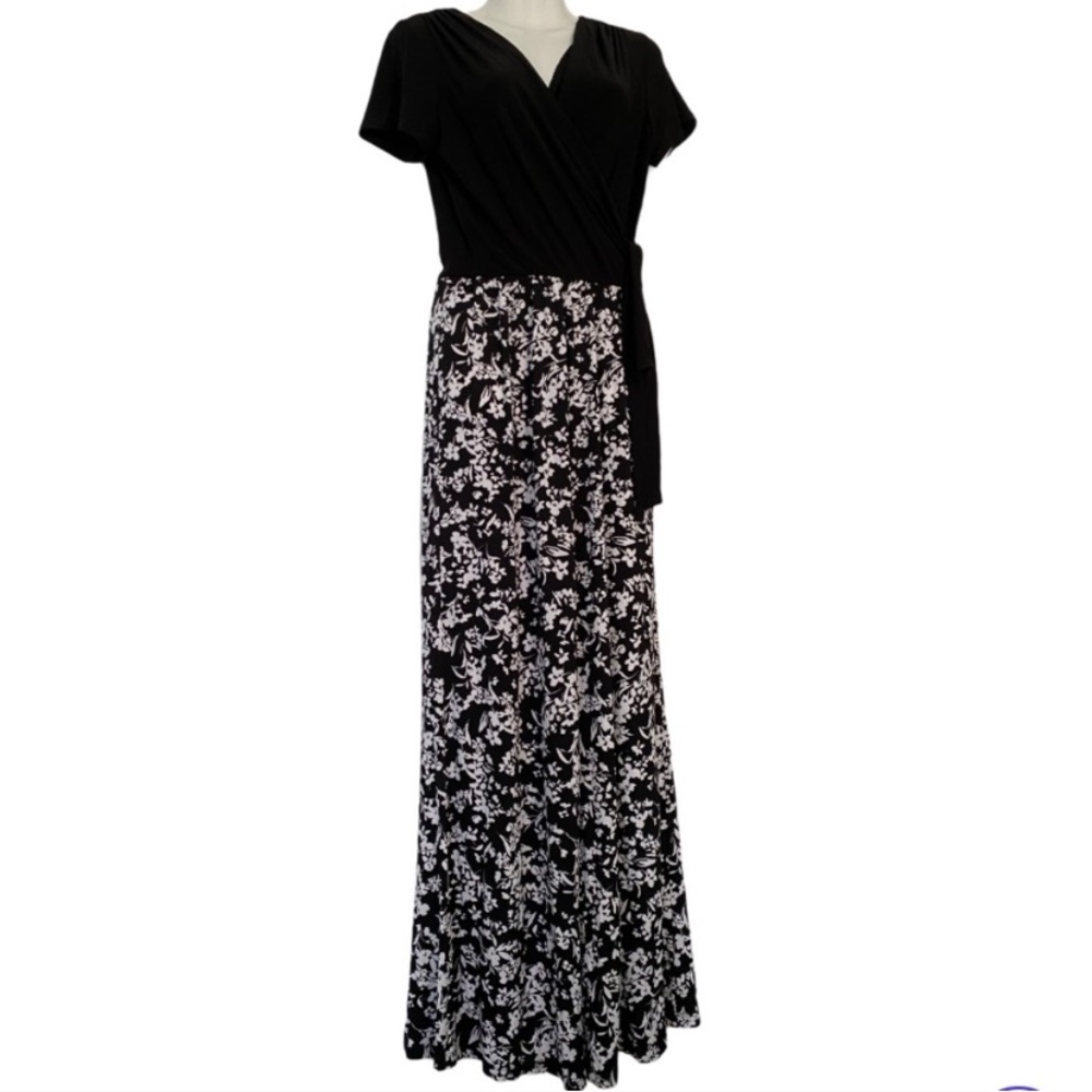 🆕 Roz & Ali Black White Wrap Jumpsuit